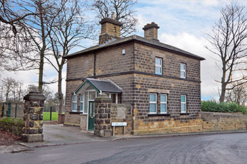 Thorn Lodge: Buying in Auction